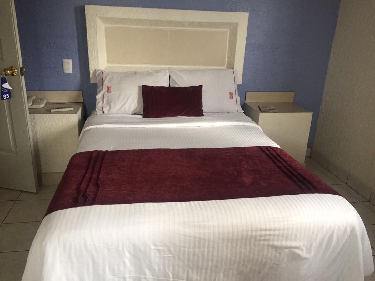 Hotel La Paz グアダラハラ エクステリア 写真