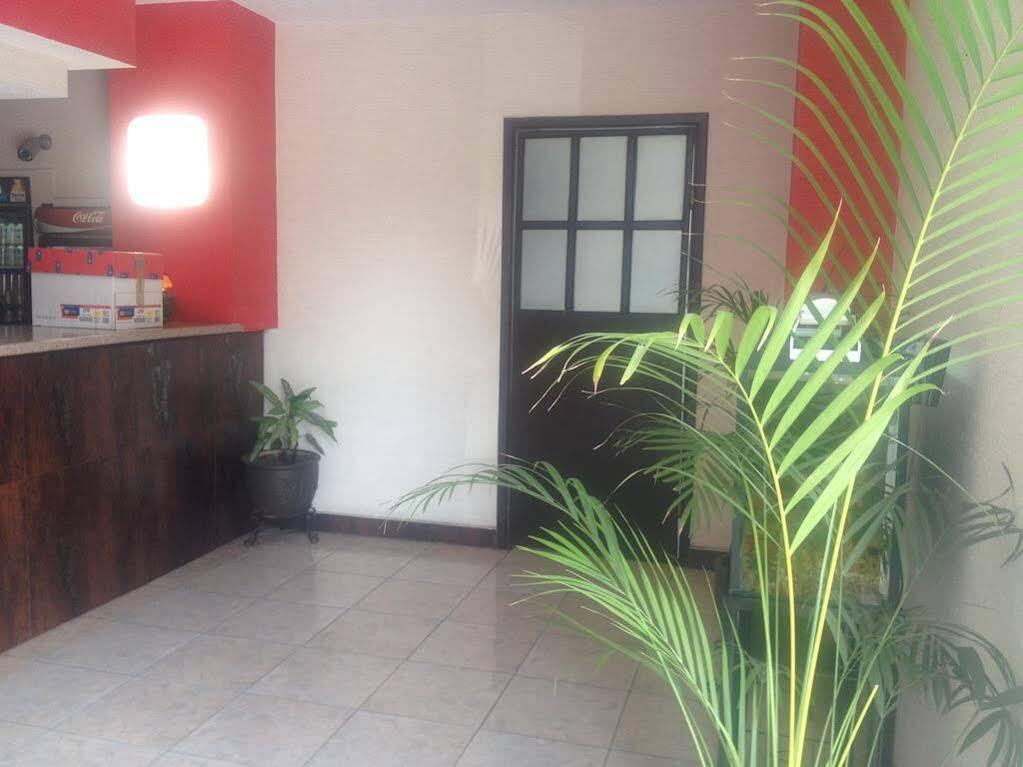 Hotel La Paz グアダラハラ エクステリア 写真